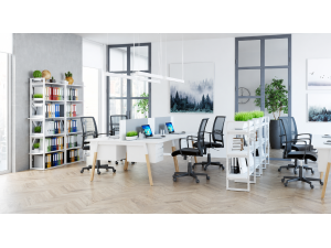 Open-space робочий простір з відкритими металевими стелажами